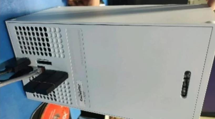 微軟Xbox Series X主機(jī)可能會(huì)進(jìn)行全新的全白改造(圖1)