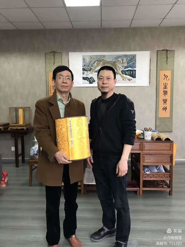 博采萬(wàn)象貫古通今，筆神墨仙傳承千年——記中國(guó)抄經(jīng)第一人，萬(wàn)福圖騰創(chuàng)始人江南余良先生(圖19)