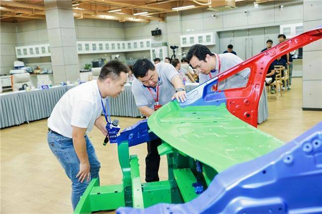 2024中國(guó)十佳車(chē)身評(píng)選復(fù)評(píng)活動(dòng)成功舉辦(圖2)